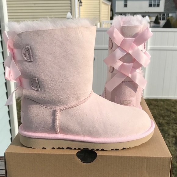 UGG Bailey Bow II - Picture 2 of 6